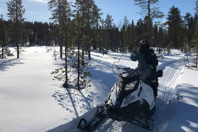 Afternoon Snowmobile Tour - Modern four-stroke machines: the difference you notice