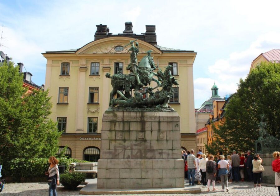Gamla Stan: Essential Tour of Stockholm - Stop 1: Parliament House for a quick power-history primer