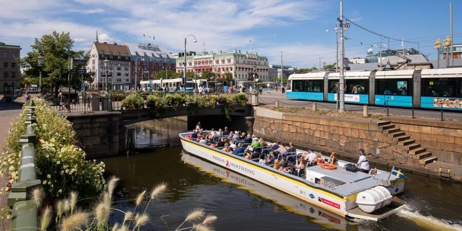 Gothenburg: City Canal Sightseeing Cruise - The 50-Minute Route: Moat Canals, Low Bridges, Then the Harbor
