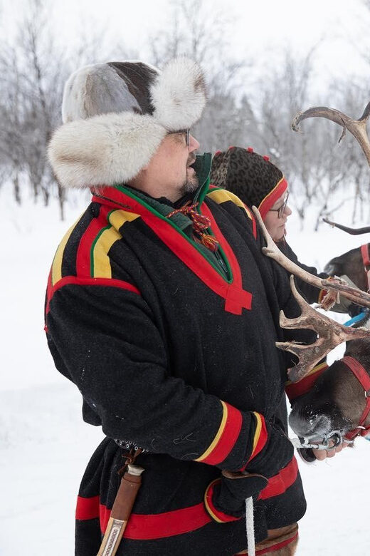 KIRUNA: Sami Reindeer Experience - Sami Food in a lávvu: Suovas Lunch and Coffee by the Fire