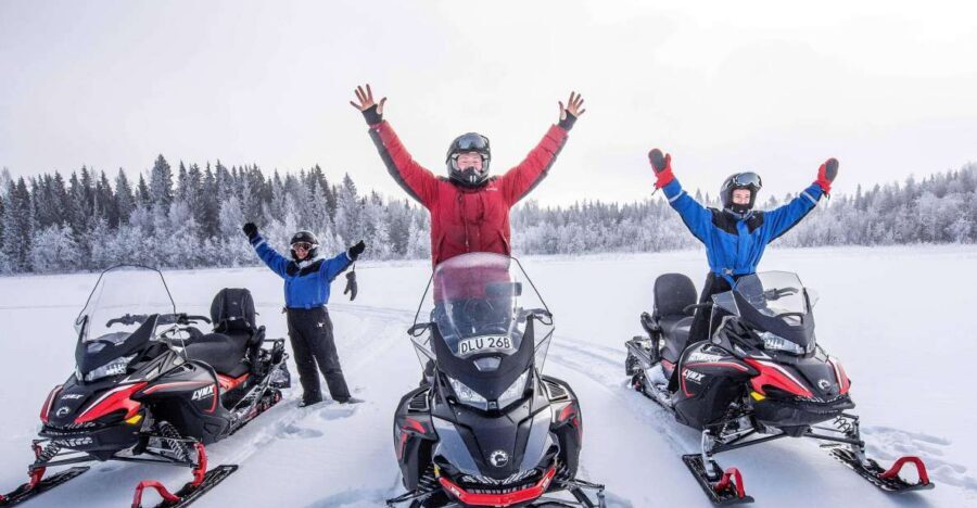 Luleå : Snowmobile - Forest and Ice Nature Tour 2h - Stop-by-stop: pickup van, Brändön Lodge, and the 2-hour ride