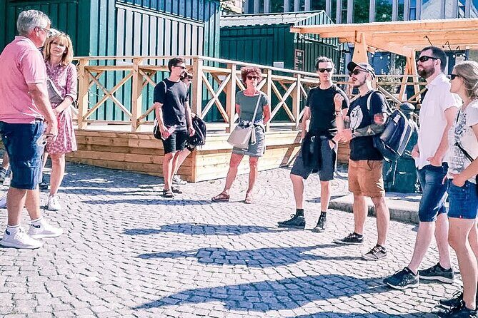 Make Your Own Tour - Guided Walking Tour - Gotaplatsen and Poseidon: the iconic finish with motion still in you