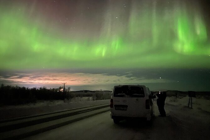 Northern Light hunt with minibus to Abisko 7:30 pm - Kiruna to Abisko at 7:30 pm: why this timing matters