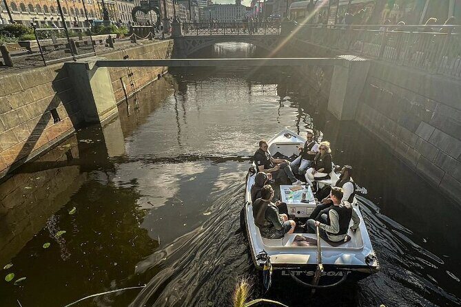Self Drive Electric Boat in the Canals - Gothenburg Canals From a Silent Electric Cockpit