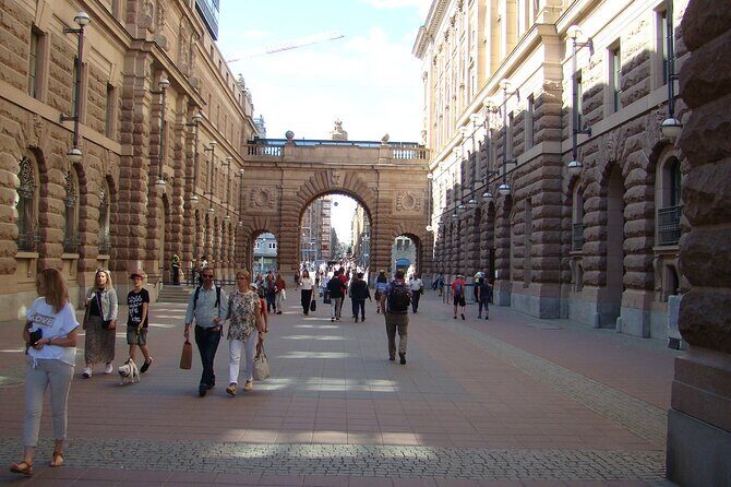 Stockholm- A Beauty On The Water: Old Town Walking Tour and Boat Trip Combined - Practical Tips: Photos, Shoes, and How to Continue After
