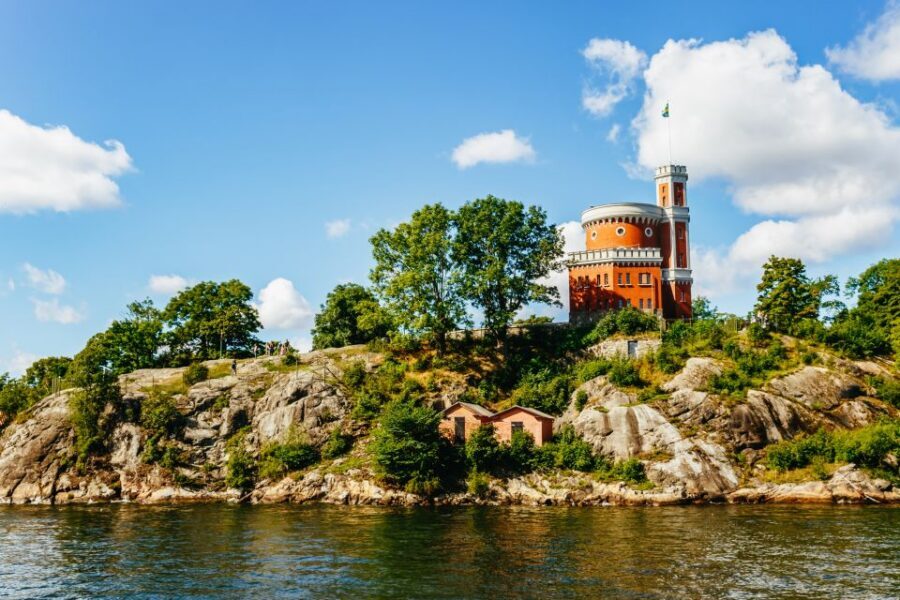 Stockholm: City Archipelago Sightseeing Cruise with Guide - Live Guide Talk: What You Learn While the Water Moves