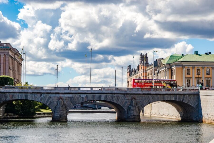 Stockholm: City Sightseeing Hop-On Hop-Off Bus Tour - Kungsträdgården and Strandvägen: Scenic Breaks Between Big Hits