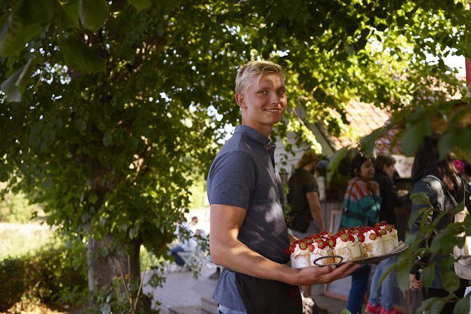Stockholm Fika Tour - How the guide turns snacks into Stockholm stories