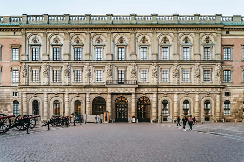 Stockholm: Ghost Walk and Historical Tour - The Guides Make It: Comedy, Character, and Strong Storytelling