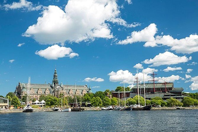 Stockholm: Highlights Boat Tour - Audio guide setup: phone QR code vs boat system and why it matters
