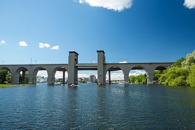 Stockholm: Highlights Boat Tour - Getting good seats: outdoor views are great, but windows win when it’s cold