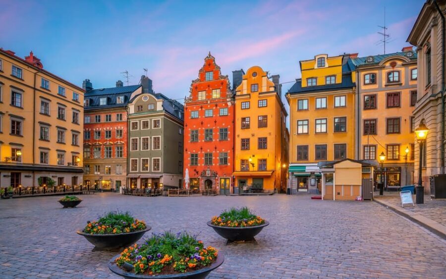 Stockholm: Old Town Highlights Private Walking Tour - The 2-Hour Route: Narrow Streets, Nobel, and the Old Town Core