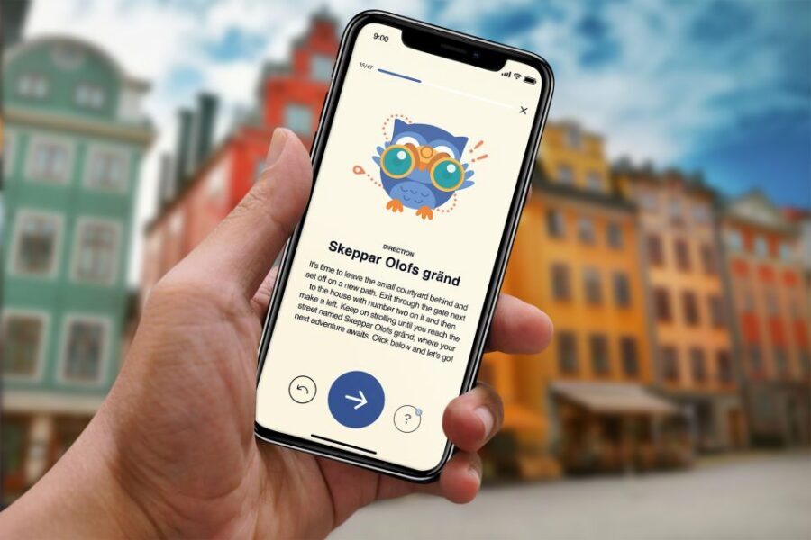 Stockholm: Old Town Self-Guided Tour Learn and solve Puzzles - Curiosa on your phone: what the self-guided game actually feels like