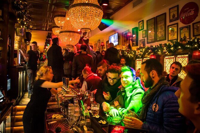 Stockholm: The Original Pub Crawl with Shots + VIP Club Access - VIP Club Entry and Fast-Track: The Big Finish