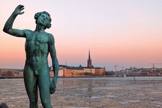 Stockholm Walking Tour – Gamla Stan Highlights - Royal Palace time: grandeur, ceremony, and what’s still official