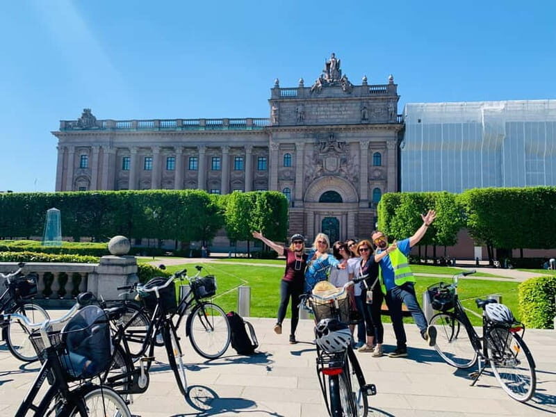 Stockholm's Best Bike Tour! (English / Deutsch) - Why Stockholm Reads Best From Two Wheels