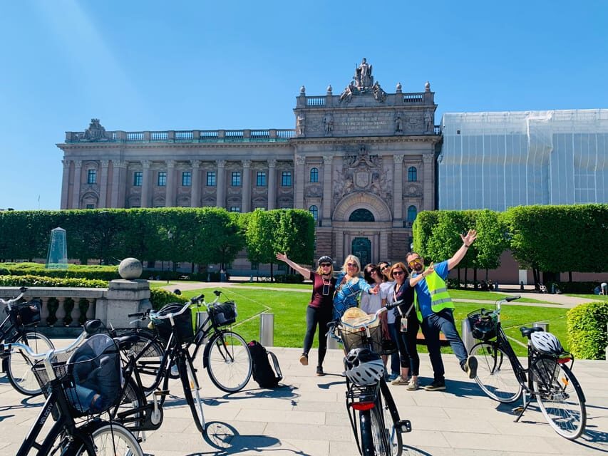 Stockholm's Best Bike Tour! (English / Deutsch) - Djurgården Side: Museums, Park Feel, and the Mid-Tour Fika Reset