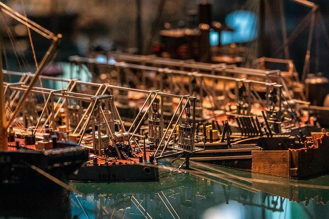 Stockholm's Old Town & Vasa Museum Private Walking Tour - Skeppsbron Ferry Ride: A Short Trip That Resets Your Perspective
