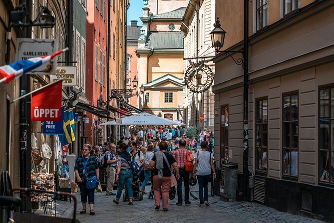 Stockholm's Old Town & Vasa Museum Private Walking Tour - Walking Comfort and Timing: What to Expect From the Physical Side