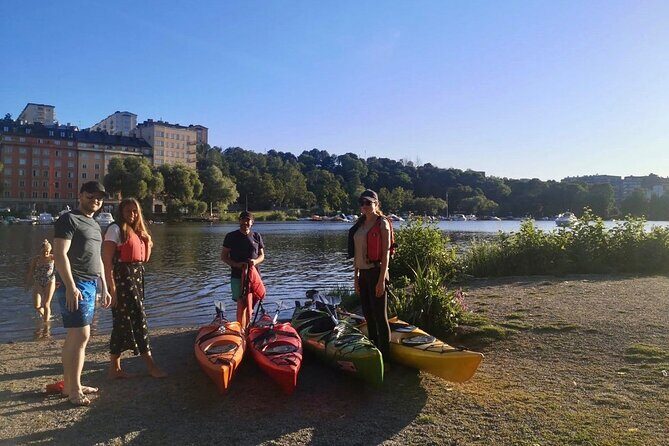 Sunset Kayak Tour in Central Stockholm and Swedish Fika - The pre-paddle safety talk that makes first-timers comfortable