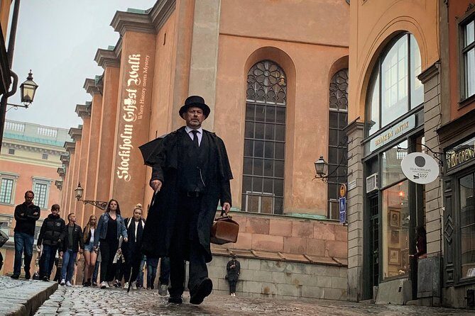 The Original Stockholm Ghost Walk and Historical Tour - Gamla Stan - Winter Reality: What to Wear for Cobblestones and Cold Nights