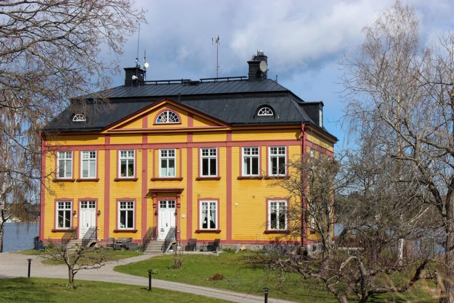 Vaxholm & Stockholm Archipelago: Guided Excursion, Day Trip - Fika by the seaside: pastries, coffee, and a real pause