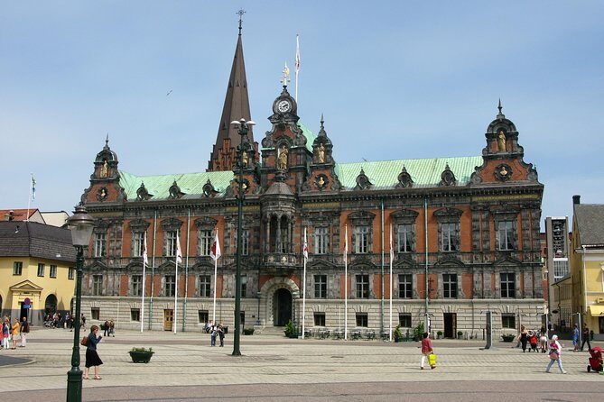 Walk Malmö with an audio guide - Kungsparken: Oldest Park, Easy Pause