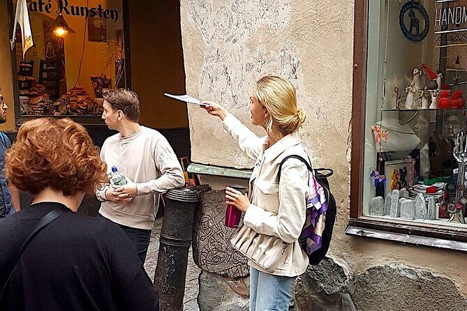 Walking Tour of Stockholm's Old Town, Gamla Stan - Gamla Stan on foot: why this route starts with the right kind of wonder